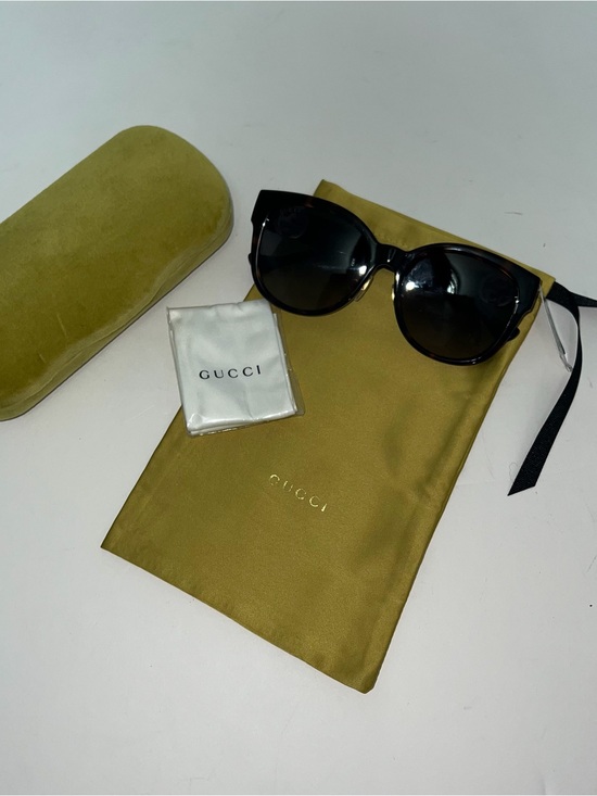 Gucci 56mm Square Sunglasses In Havana Gray - New In Case - Unisex - Reemoly main image 9
